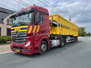 hpc_truck_transport_cargo_right_side